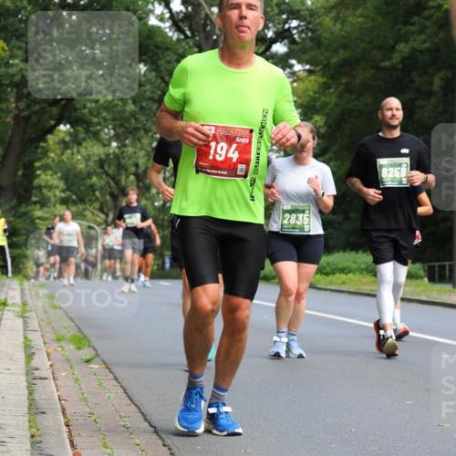 13.09.2026 - 21. swb-Marathon Bremen TobiasT http://msf.ph/oto/10288954 13.09.2026 12:26:46 Laufen 194, 2835, 8258 meine-sportfotos.de