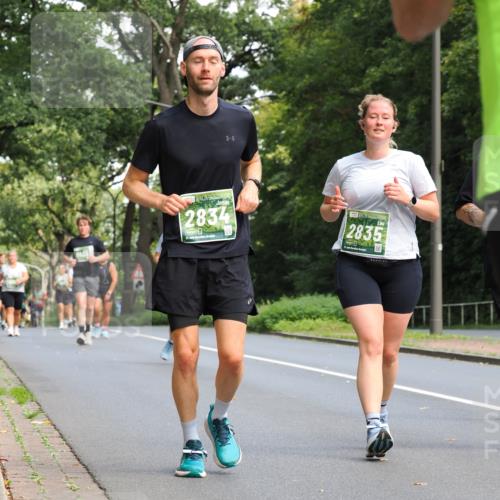 13.09.2026 - 21. swb-Marathon Bremen TobiasT http://msf.ph/oto/10288963 13.09.2026 12:26:47 Laufen 2834, 21, 026, 2835 meine-sportfotos.de