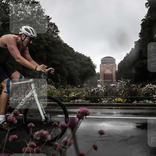 13.09.2026 - Stadtparktriathlon H.Heesch http://msf.ph/oto/10288966 13.09.2026 11:39:53 Radfahren 748, 831 meine-sportfotos.de