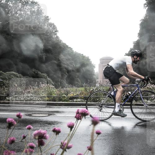 13.09.2026 - Stadtparktriathlon H.Heesch http://msf.ph/oto/10288979 13.09.2026 12:50:18 Radfahren 1080, 1106, 1249, 1264, 1301, 1306 meine-sportfotos.de