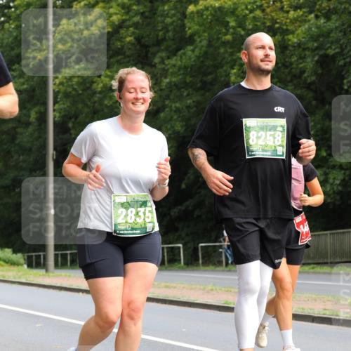13.09.2026 - 21. swb-Marathon Bremen TobiasT http://msf.ph/oto/10289001 13.09.2026 12:26:49 Laufen 2835, 21, 26, 8258, 21, 26 meine-sportfotos.de