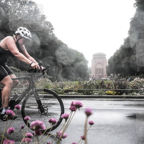 13.09.2026 - Stadtparktriathlon H.Heesch http://msf.ph/oto/10289009 13.09.2026 12:50:32 Radfahren 1159, 1292 meine-sportfotos.de