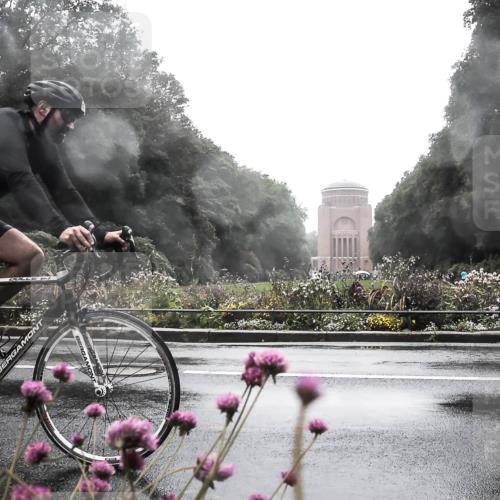 13.09.2026 - Stadtparktriathlon H.Heesch http://msf.ph/oto/10289022 13.09.2026 12:50:46 Radfahren 1243 meine-sportfotos.de