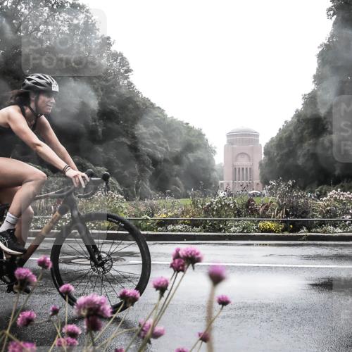 13.09.2026 - Stadtparktriathlon H.Heesch http://msf.ph/oto/10289028 13.09.2026 12:50:52 Radfahren 1107 meine-sportfotos.de
