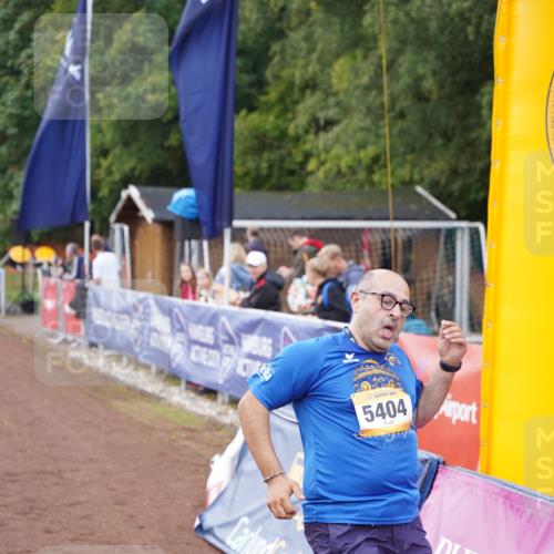 13.09.2026 - Airport Race Dennis Weichert http://msf.ph/oto/10289056 13.09.2026 10:30:34 Ziel 4076, 5075, 5266, 5341, 5349, 5404, 5419 meine-sportfotos.de
