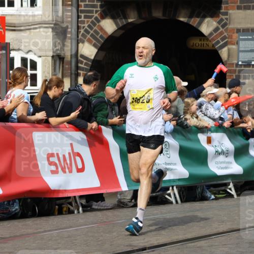 13.09.2026 - 21. swb-Marathon Bremen Strokosch-Dieckow http://msf.ph/oto/10289059 13.09.2026 10:41:42 Ziel 11077, 11944, 12442, 13520, 10972, 12468 meine-sportfotos.de