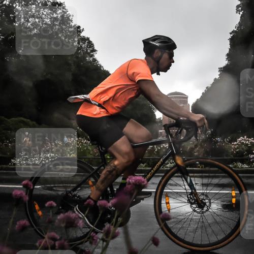 13.09.2026 - Stadtparktriathlon H.Heesch http://msf.ph/oto/10289062 13.09.2026 11:40:35 Radfahren 732, 739, 743, 840, 899 meine-sportfotos.de