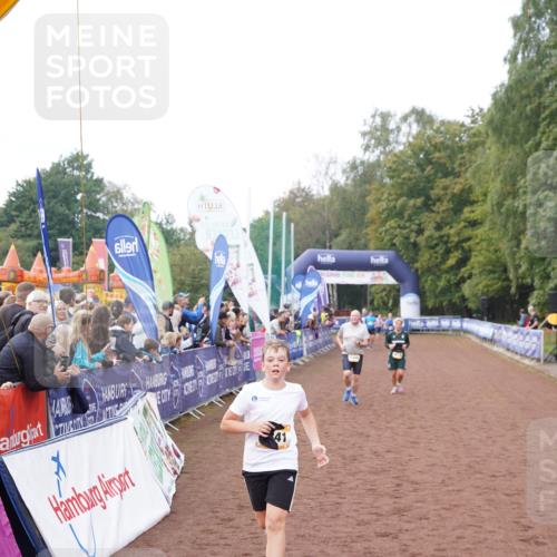 13.09.2026 - Airport Race Dennis Weichert http://msf.ph/oto/10289063 13.09.2026 10:30:35 Ziel 4076, 5075, 5341, 5349, 5404, 5419 meine-sportfotos.de