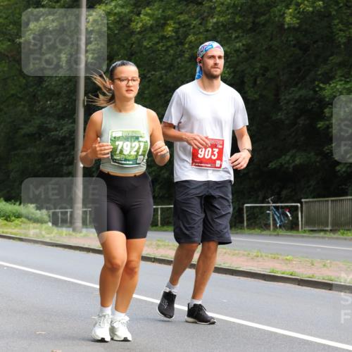 13.09.2026 - 21. swb-Marathon Bremen TobiasT http://msf.ph/oto/10289080 13.09.2026 12:27:09 Laufen 7921, 903 meine-sportfotos.de