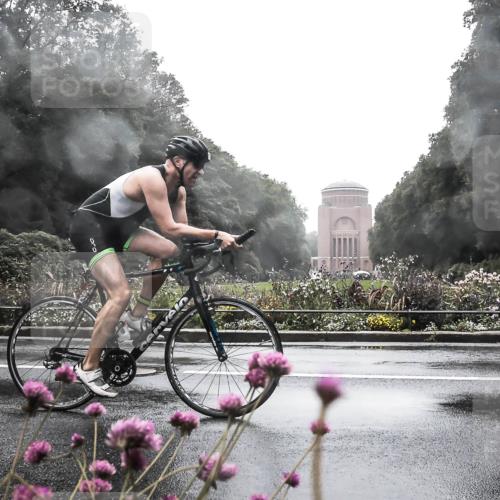 13.09.2026 - Stadtparktriathlon H.Heesch http://msf.ph/oto/10289081 13.09.2026 12:51:12 Radfahren 1295 meine-sportfotos.de
