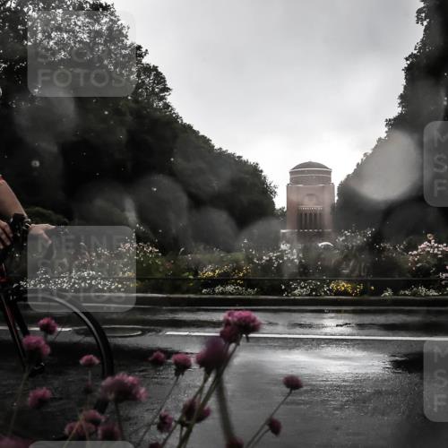 13.09.2026 - Stadtparktriathlon H.Heesch http://msf.ph/oto/10289089 13.09.2026 11:40:56 Radfahren 755, 766 meine-sportfotos.de