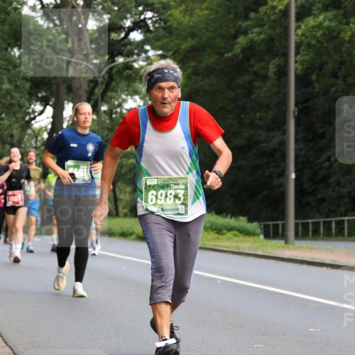 13.09.2026 - 21. swb-Marathon Bremen TobiasT http://msf.ph/oto/10289094 13.09.2026 12:27:14 Laufen 1003, 6983 meine-sportfotos.de