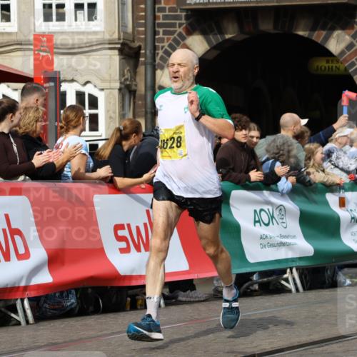 13.09.2026 - 21. swb-Marathon Bremen Strokosch-Dieckow http://msf.ph/oto/10289100 13.09.2026 10:41:42 Ziel 11077, 11944, 12442, 13520, 10972, 12468 meine-sportfotos.de