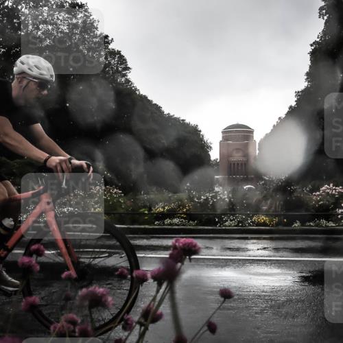 13.09.2026 - Stadtparktriathlon H.Heesch http://msf.ph/oto/10289126 13.09.2026 11:41:16 Radfahren 735, 922 meine-sportfotos.de