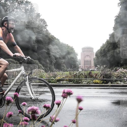 13.09.2026 - Stadtparktriathlon H.Heesch http://msf.ph/oto/10289127 13.09.2026 12:51:43 Radfahren 1132, 1256, 1290, 1293 meine-sportfotos.de
