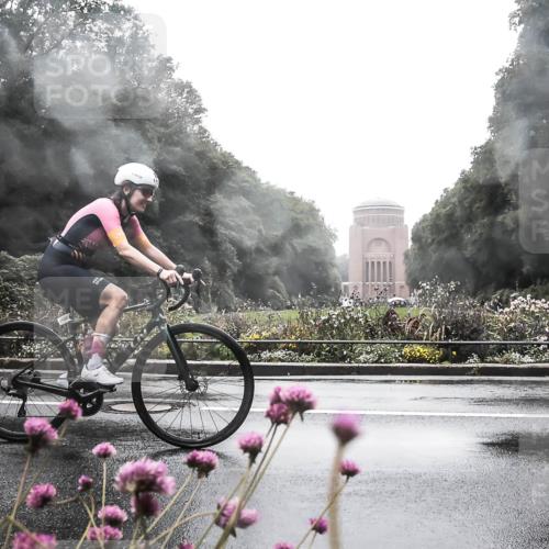 13.09.2026 - Stadtparktriathlon H.Heesch http://msf.ph/oto/10289131 13.09.2026 12:51:44 Radfahren 1132, 1181, 1256, 1290, 1293 meine-sportfotos.de