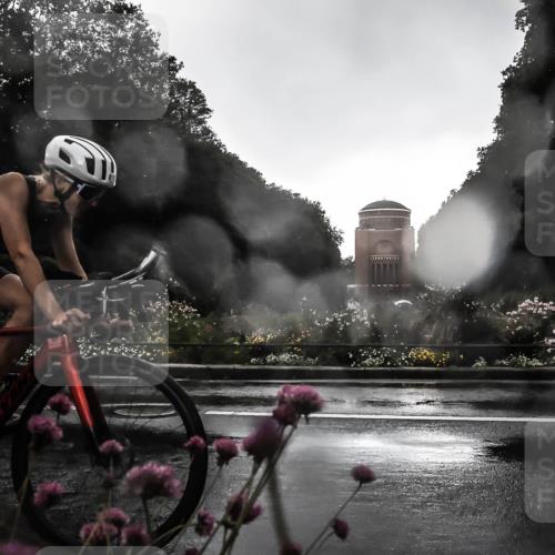 13.09.2026 - Stadtparktriathlon H.Heesch http://msf.ph/oto/10289144 13.09.2026 11:41:29 Radfahren 715, 810 meine-sportfotos.de