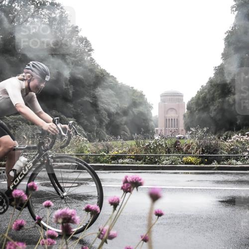 13.09.2026 - Stadtparktriathlon H.Heesch http://msf.ph/oto/10289157 13.09.2026 12:51:53 Radfahren 1173 meine-sportfotos.de