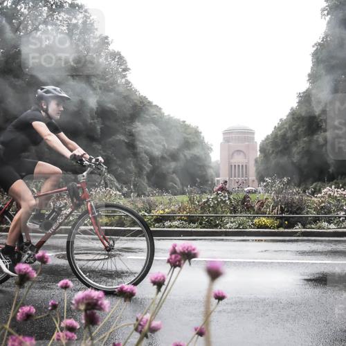 13.09.2026 - Stadtparktriathlon H.Heesch http://msf.ph/oto/10289170 13.09.2026 12:52:03 Radfahren 1079, 1188, 1287 meine-sportfotos.de