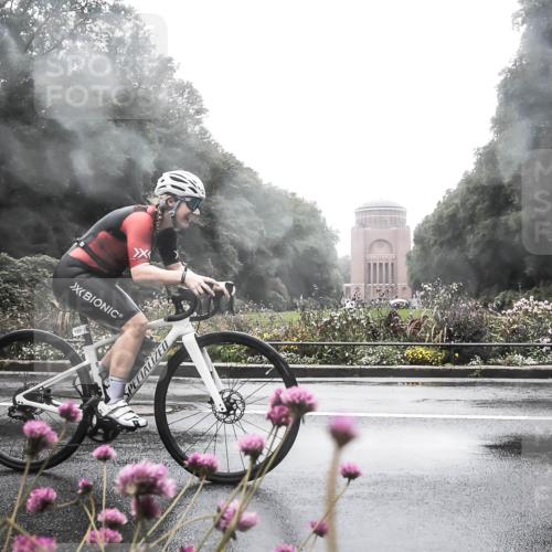 13.09.2026 - Stadtparktriathlon H.Heesch http://msf.ph/oto/10289200 13.09.2026 12:52:22 Radfahren 1104, 1221, 1233, 1247, 1270, 1302, 1307 meine-sportfotos.de
