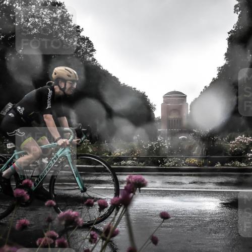 13.09.2026 - Stadtparktriathlon H.Heesch http://msf.ph/oto/10289207 13.09.2026 11:42:11 Radfahren 728, 746, 888, 927 meine-sportfotos.de