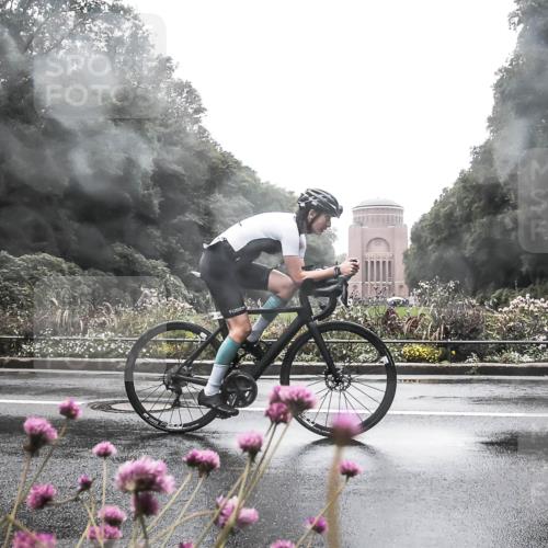 13.09.2026 - Stadtparktriathlon H.Heesch http://msf.ph/oto/10289254 13.09.2026 12:52:43 Radfahren 1195, 1203, 1209, 1267 meine-sportfotos.de