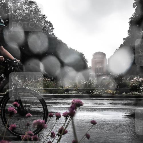 13.09.2026 - Stadtparktriathlon H.Heesch http://msf.ph/oto/10289271 13.09.2026 11:42:46 Radfahren 747, 892, 919 meine-sportfotos.de