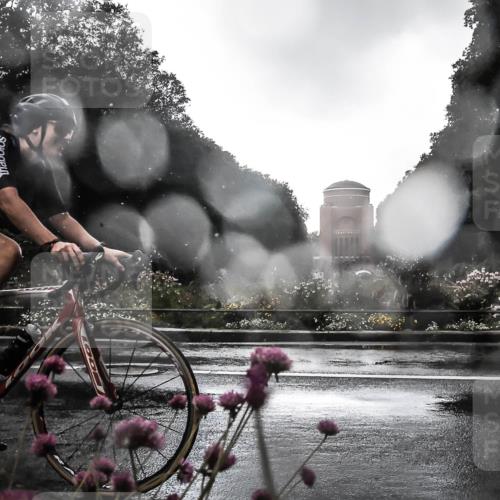 13.09.2026 - Stadtparktriathlon H.Heesch http://msf.ph/oto/10289275 13.09.2026 11:42:57 Radfahren 726, 822 meine-sportfotos.de