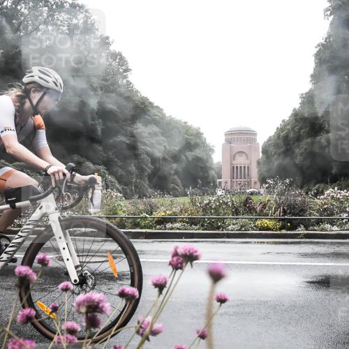 13.09.2026 - Stadtparktriathlon H.Heesch http://msf.ph/oto/10289276 13.09.2026 12:53:03 Radfahren 1081, 1134, 1157, 1194 meine-sportfotos.de