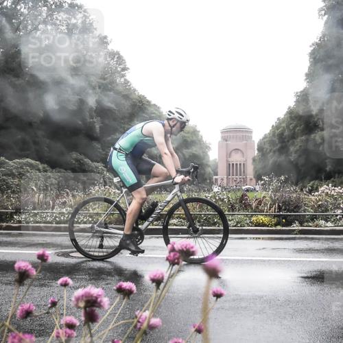 13.09.2026 - Stadtparktriathlon H.Heesch http://msf.ph/oto/10289281 13.09.2026 12:53:03 Radfahren 1081, 1134, 1157, 1194 meine-sportfotos.de