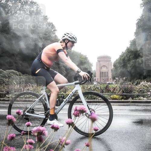 13.09.2026 - Stadtparktriathlon H.Heesch http://msf.ph/oto/10289286 13.09.2026 12:53:04 Radfahren 1134, 1157, 1194 meine-sportfotos.de