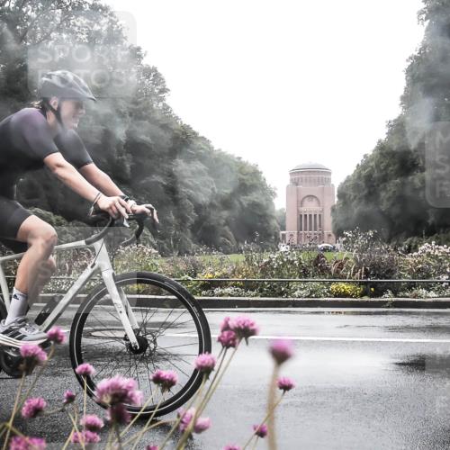 13.09.2026 - Stadtparktriathlon H.Heesch http://msf.ph/oto/10289290 13.09.2026 12:53:13 Radfahren 1102, 1148 meine-sportfotos.de