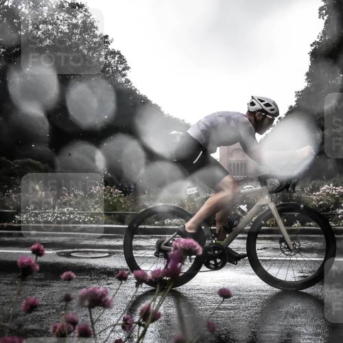 13.09.2026 - Stadtparktriathlon H.Heesch http://msf.ph/oto/10289307 13.09.2026 11:43:10 Radfahren 756, 758, 908, 916, 924 meine-sportfotos.de
