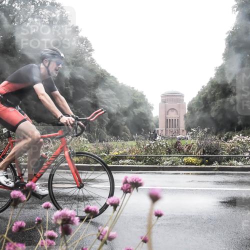 13.09.2026 - Stadtparktriathlon H.Heesch http://msf.ph/oto/10289319 13.09.2026 12:53:24 Radfahren 1199, 1228, 1282 meine-sportfotos.de
