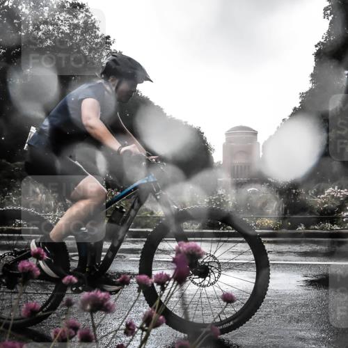 13.09.2026 - Stadtparktriathlon H.Heesch http://msf.ph/oto/10289320 13.09.2026 11:43:14 Radfahren 756, 828 meine-sportfotos.de