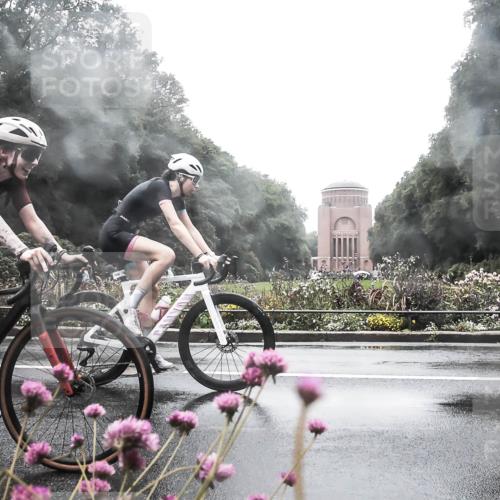 13.09.2026 - Stadtparktriathlon H.Heesch http://msf.ph/oto/10289330 13.09.2026 12:53:50 Radfahren 1088, 1120, 1232 meine-sportfotos.de