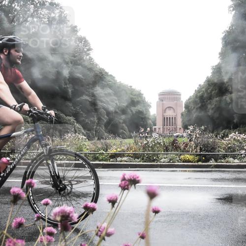 13.09.2026 - Stadtparktriathlon H.Heesch http://msf.ph/oto/10289345 13.09.2026 12:53:54 Radfahren 1088, 1120, 1136, 1232, 1255, 1257 meine-sportfotos.de