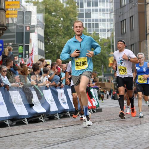 13.09.2026 - 21. swb-Marathon Bremen Strokosch-Dieckow http://msf.ph/oto/10289388 13.09.2026 10:42:33 Ziel 11630, 11895, 12426, 12525, 13585, 10312, 10816, 11779, 12281 meine-sportfotos.de