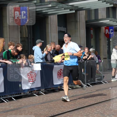 13.09.2026 - 21. swb-Marathon Bremen Strokosch-Dieckow http://msf.ph/oto/10289434 13.09.2026 10:44:48 Ziel 10096, 10143, 10214, 10628, 10735, 10866, 11020, 11396, 11695, 13591, 10266, 10454, 10806, 10861, 11438, 11615, 11692, 11704, 12302, 12425, 12473 meine-sportfotos.de