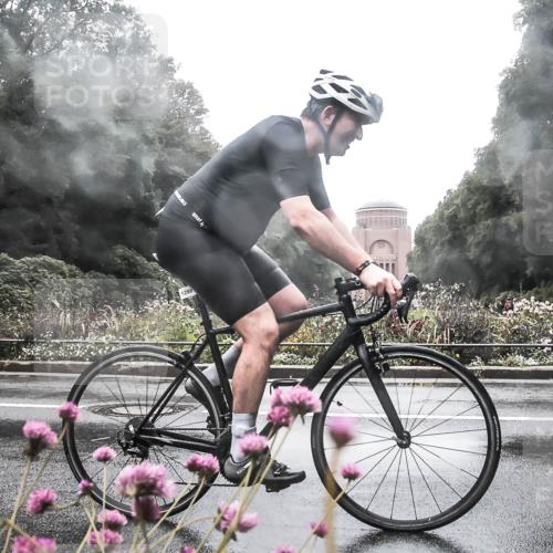 13.09.2026 - Stadtparktriathlon H.Heesch http://msf.ph/oto/10289445 13.09.2026 12:54:25 Radfahren 1087, 1193, 1273, 1299, 1400 meine-sportfotos.de