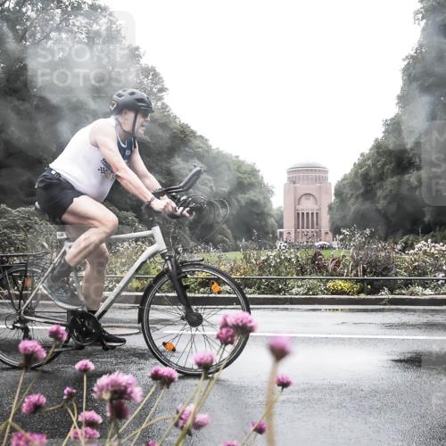 13.09.2026 - Stadtparktriathlon H.Heesch http://msf.ph/oto/10289463 13.09.2026 12:54:34 Radfahren 1101, 1225, 1226 meine-sportfotos.de