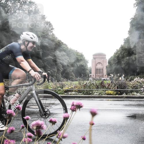 13.09.2026 - Stadtparktriathlon H.Heesch http://msf.ph/oto/10289483 13.09.2026 12:54:45 Radfahren 1262 meine-sportfotos.de