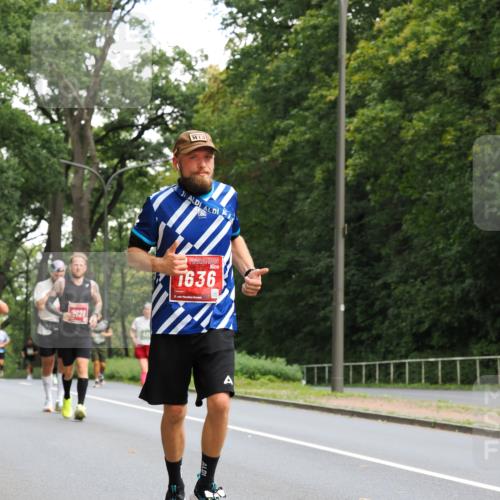 13.09.2026 - 21. swb-Marathon Bremen TobiasT http://msf.ph/oto/10289486 13.09.2026 12:28:25 Laufen 2120, 1636, 21 meine-sportfotos.de