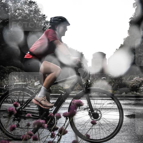 13.09.2026 - Stadtparktriathlon H.Heesch http://msf.ph/oto/10289520 13.09.2026 11:44:46 Radfahren 759, 815 meine-sportfotos.de