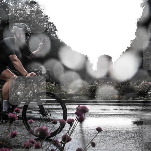 13.09.2026 - Stadtparktriathlon H.Heesch http://msf.ph/oto/10289548 13.09.2026 11:45:09 Radfahren 829, 877, 915 meine-sportfotos.de