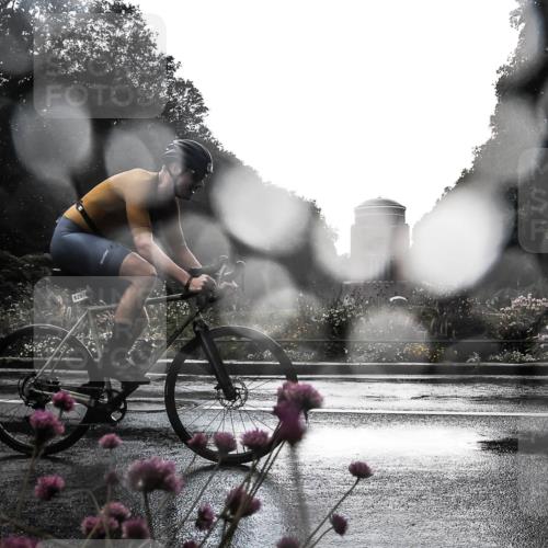 13.09.2026 - Stadtparktriathlon H.Heesch http://msf.ph/oto/10289550 13.09.2026 11:45:12 Radfahren 829, 877, 915 meine-sportfotos.de