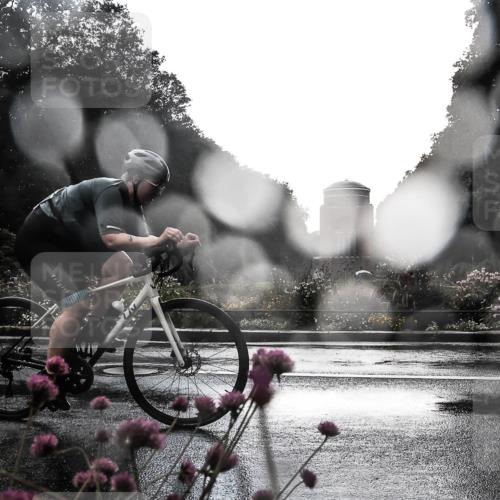 13.09.2026 - Stadtparktriathlon H.Heesch http://msf.ph/oto/10289555 13.09.2026 11:45:20 Radfahren 799 meine-sportfotos.de