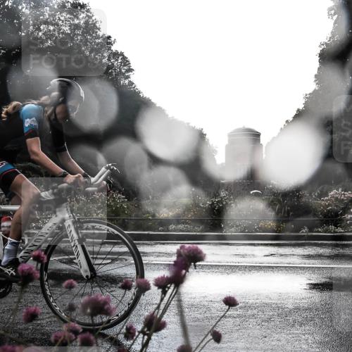 13.09.2026 - Stadtparktriathlon H.Heesch http://msf.ph/oto/10289561 13.09.2026 11:45:29 Radfahren 731, 789 meine-sportfotos.de