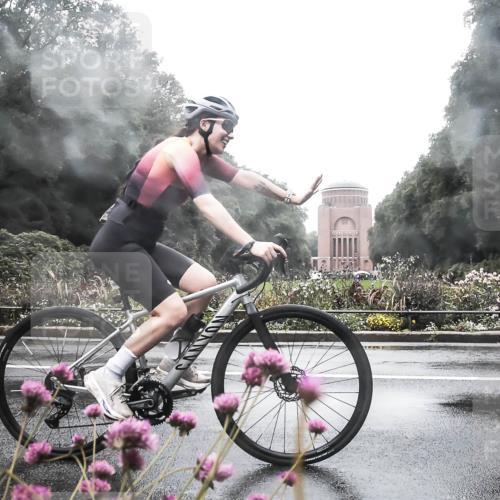 13.09.2026 - Stadtparktriathlon H.Heesch http://msf.ph/oto/10289566 13.09.2026 12:55:21 Radfahren 1072, 1098, 1129, 1218, 1250, 1269, 1405 meine-sportfotos.de