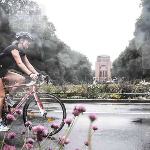 13.09.2026 - Stadtparktriathlon H.Heesch http://msf.ph/oto/10289571 13.09.2026 12:55:22 Radfahren 1072, 1098, 1129, 1250, 1269, 1405 meine-sportfotos.de